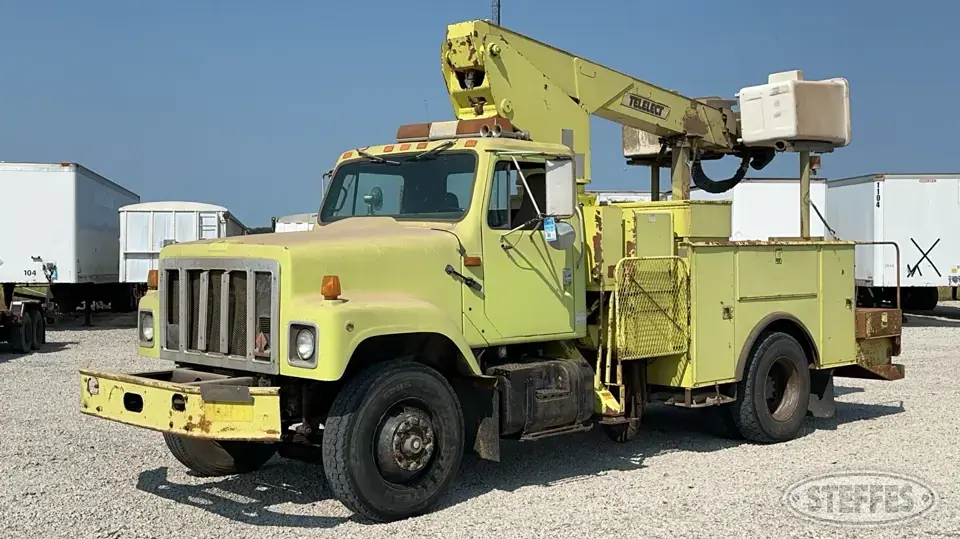 1990 International S-2554 Boom Truck