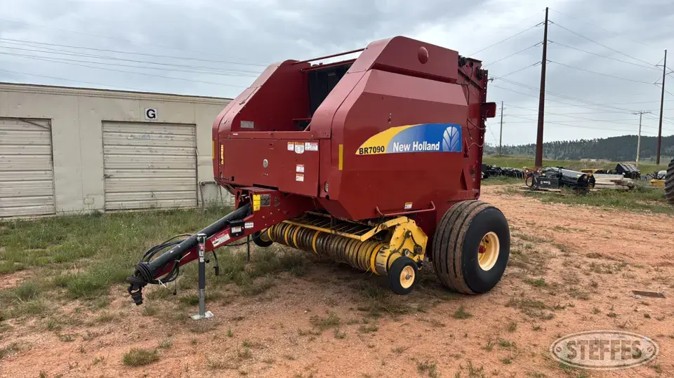 2012 New Holland BR7090 Round Baler