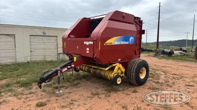 2012 New Holland BR7090