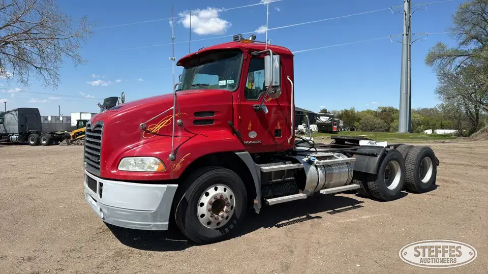 2014 Mack Pinnacle CXU613 Conventional Truck without Sleeper