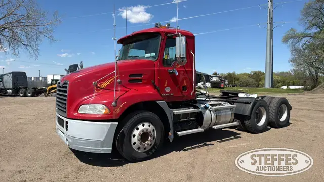 2014 Mack Pinnacle CXU613