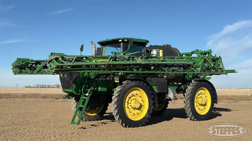 2017 John Deere R4045 Self-Propelled Sprayer