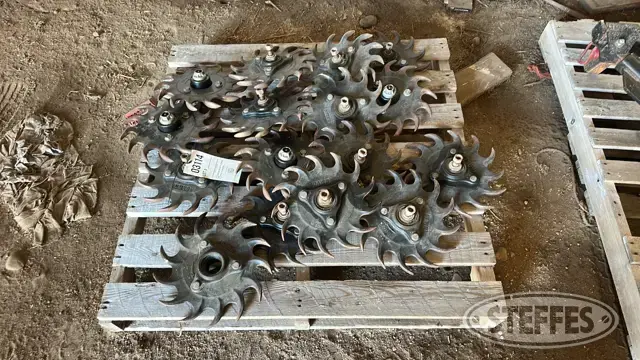 (16) Dawn closing wheels