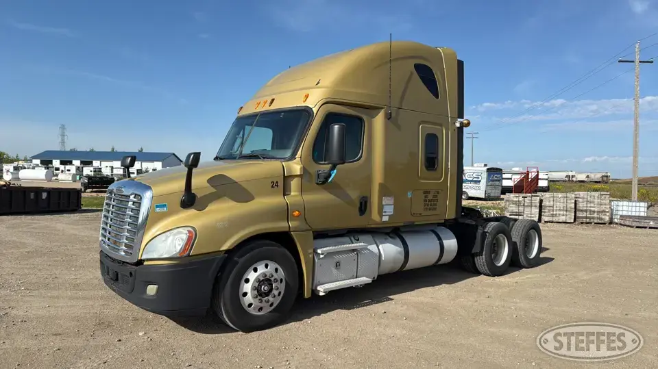 2013 Freightliner Cascadia 125 Conventional Truck with Sleeper