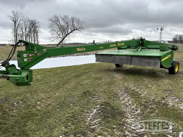 John Deere 946 MoCo