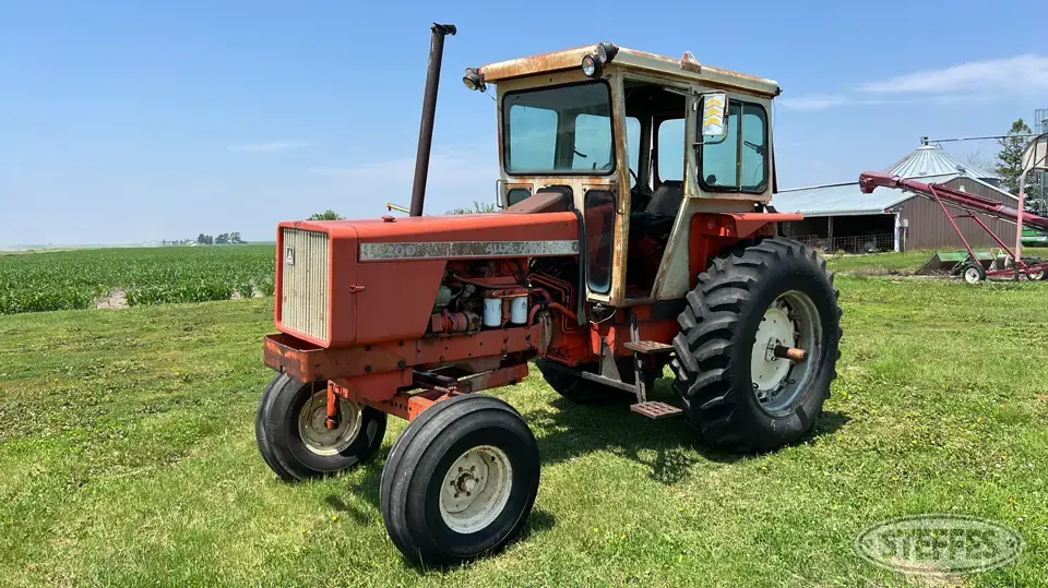 1973 Allis-Chalmers 200 2WD Tractor