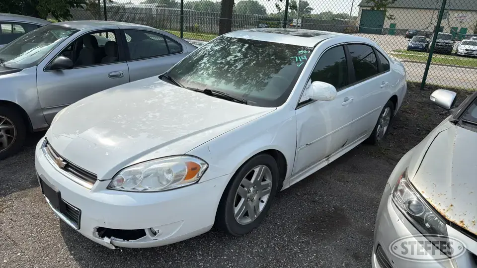 2011 Chevrolet Impala LT Car