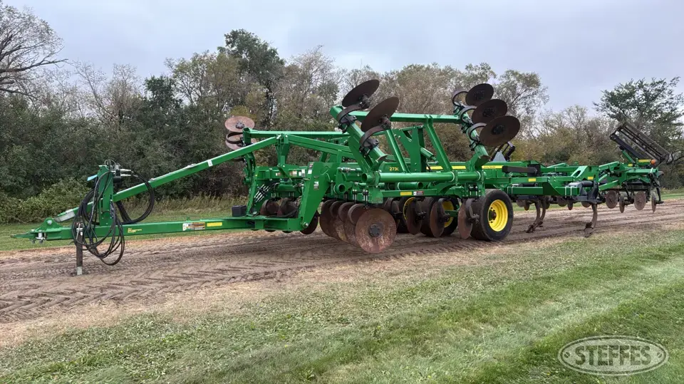 2015 John Deere 2730 Ripper