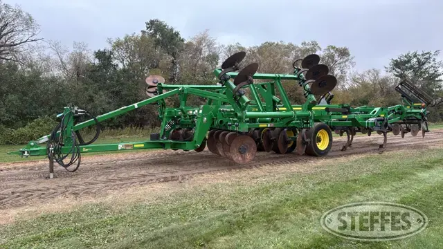 2015 John Deere 2730