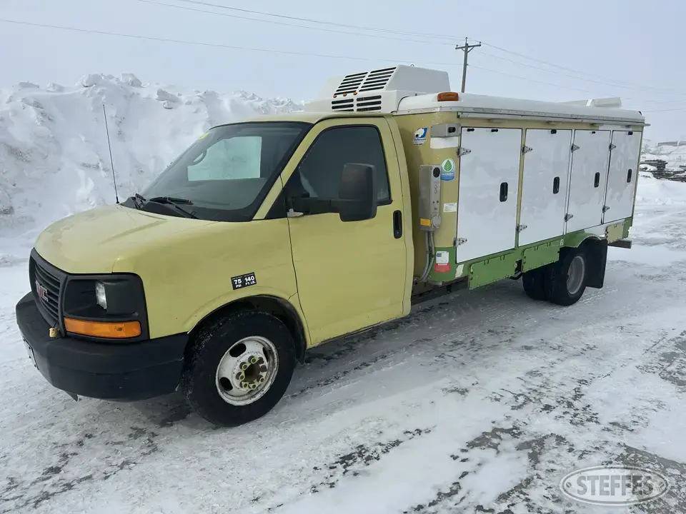 2013 GMC 4500 Over 1 Ton Pickup