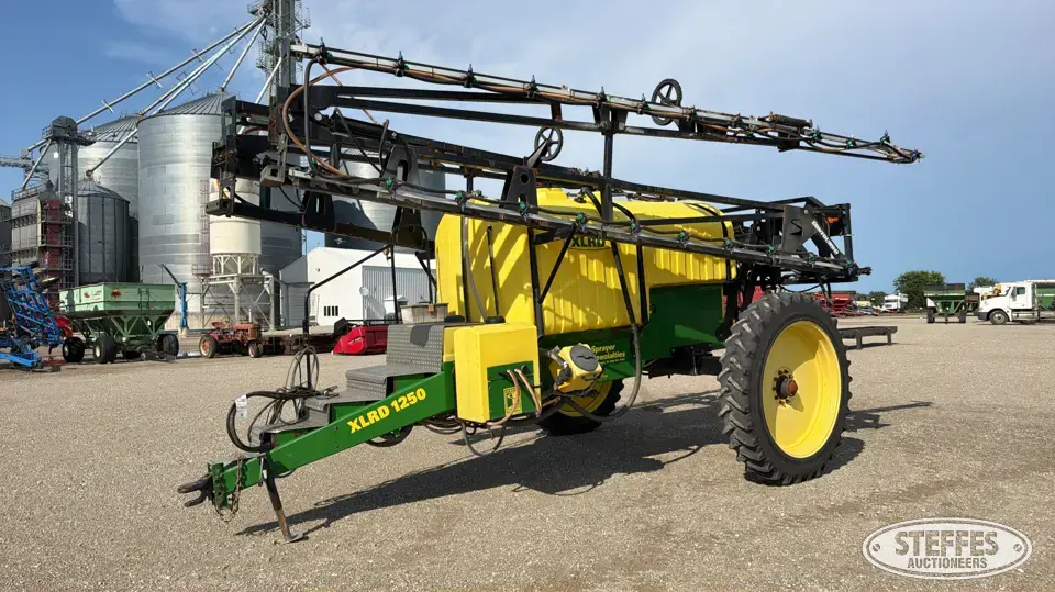 Sprayer Specialties XLRD1250 Pull-Type Sprayer