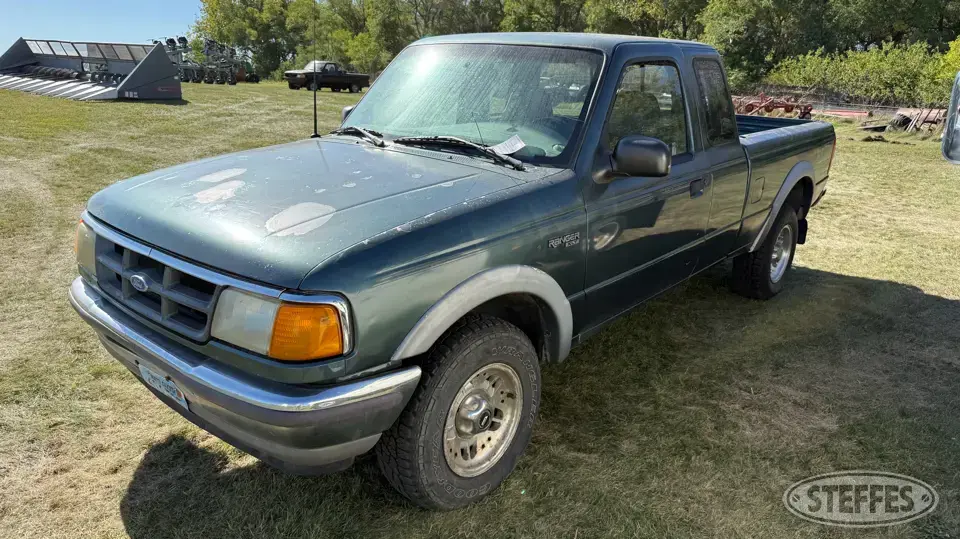 1995 Ford Ranger XLT Compact Pickup