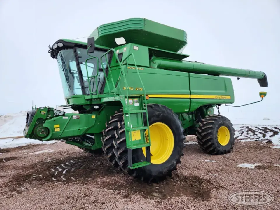 2009 John Deere 9770 Combine
