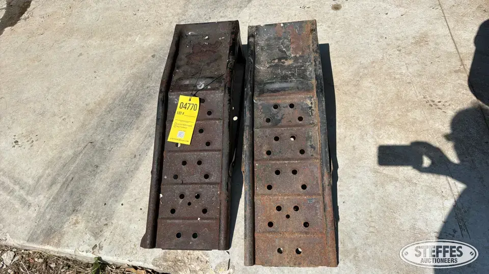 (2) Automotive ramps Farm Support Item