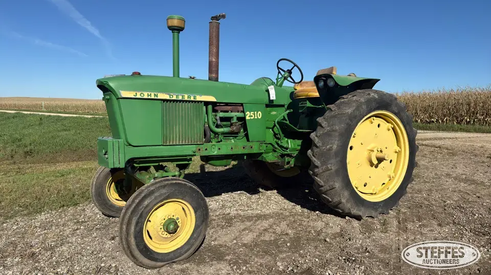 John Deere 2510 Collectible Show Tractors-Stationary Engine