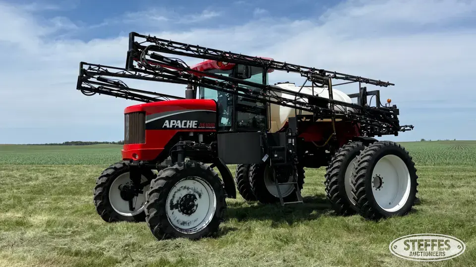 2007 Apache AS1010 Self-Propelled Sprayer
