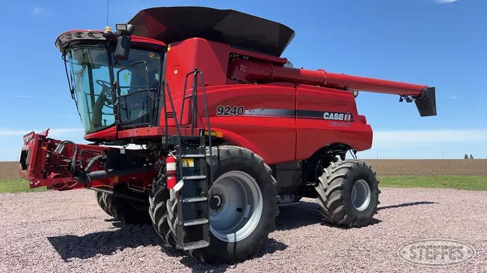2017 Case IH 9240 Combine