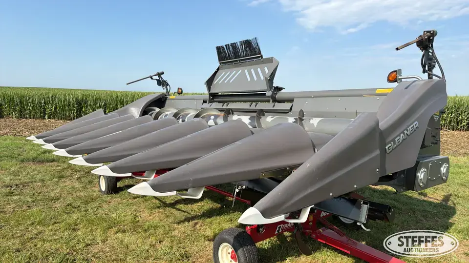2020 Gleaner Command 3308 Corn Head