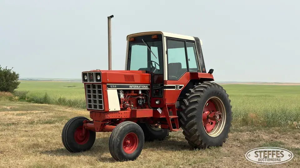 1981 International 1086 2WD Tractor