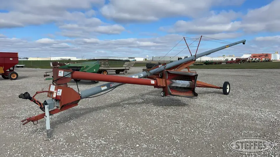 Hutchinson/Mayrath 80-61 Swing Hopper Auger