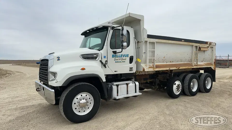 2012 Freightliner 114SD Dump Truck