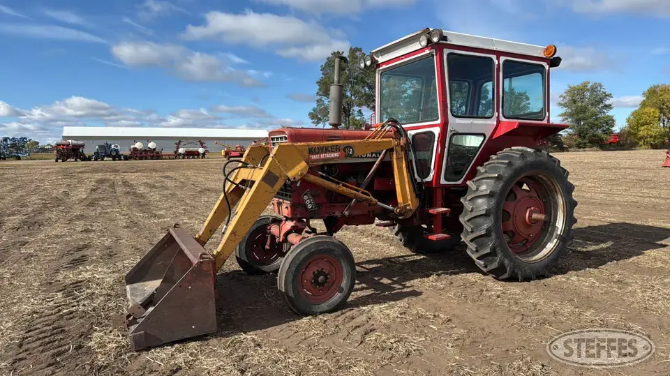 1967 Farmall 656 2WD Tractor