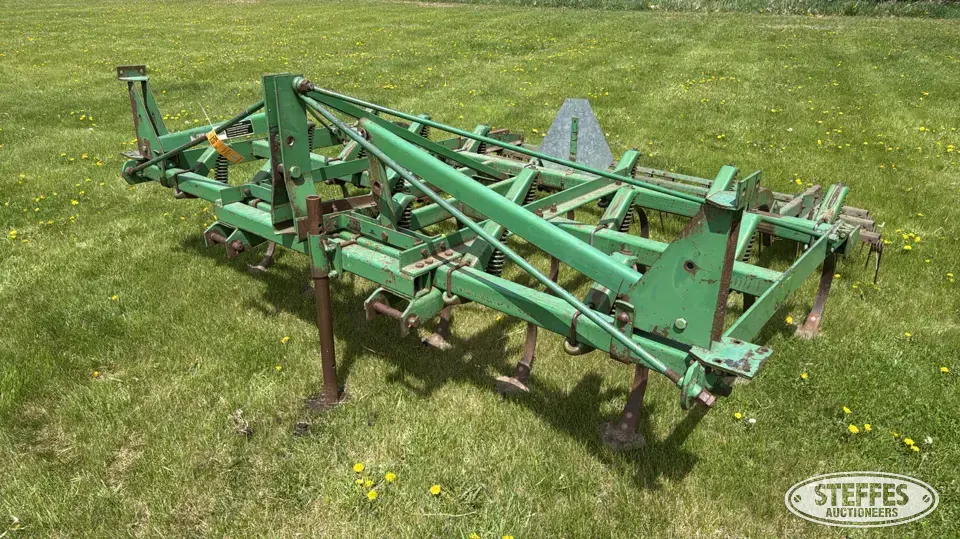 John Deere 1010 Field Cultivator