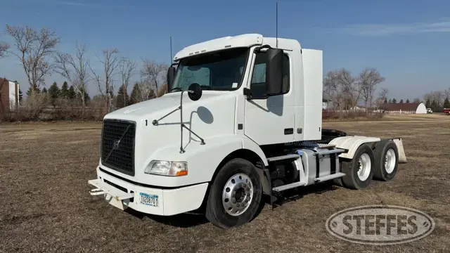 2013 Volvo VNM