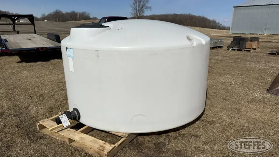 Ace Roto-Mold 1,050 gal. poly tank