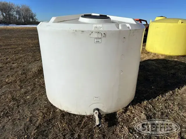 Steffes Group | 1,500 gal. poly tank