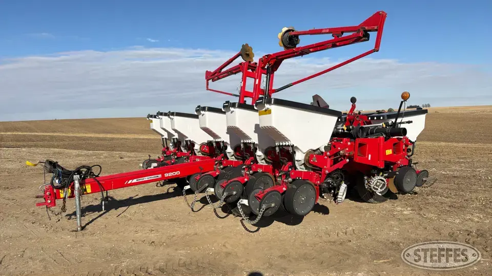2014 Massey Ferguson 9200 12 or More Row Planter