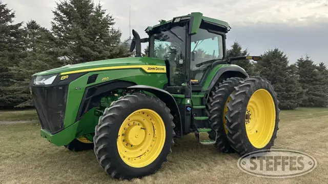 2021 John Deere 8R 250