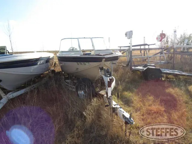 2001 Crestliner Phantom SST
