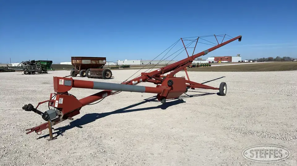 Hutchinson/Mayrath 80-61 Swing Hopper Auger