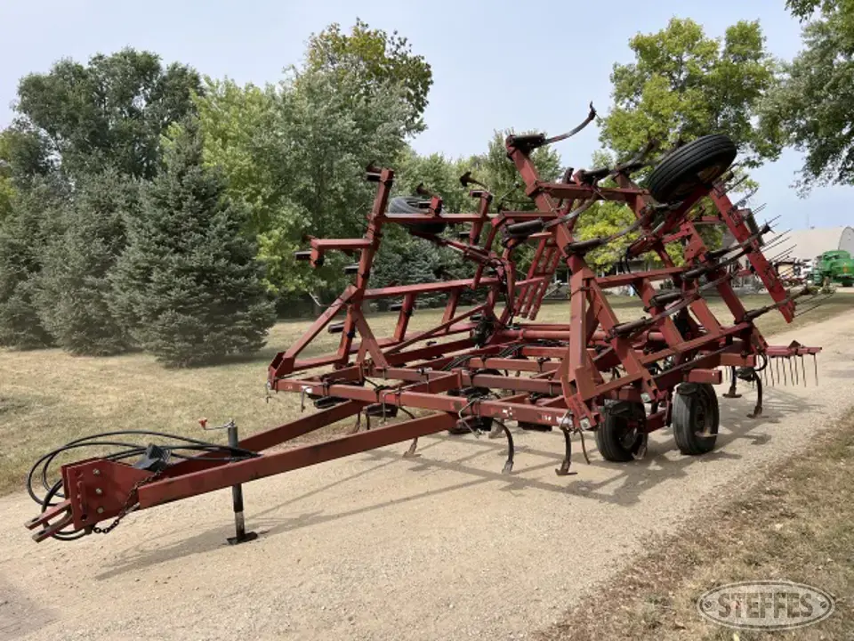 1995 Case IH 4600 Field Cultivator