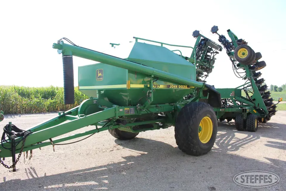 John Deere 1850 Air Drills and Air Seeder