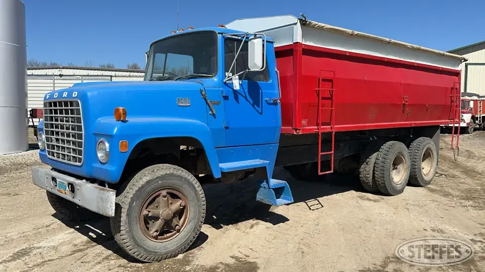 1973 Ford 880 Tandem Boxed Truck