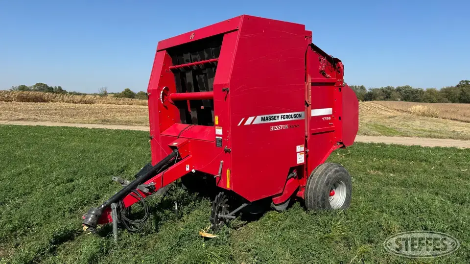 Massey Ferguson 1756 Round Baler