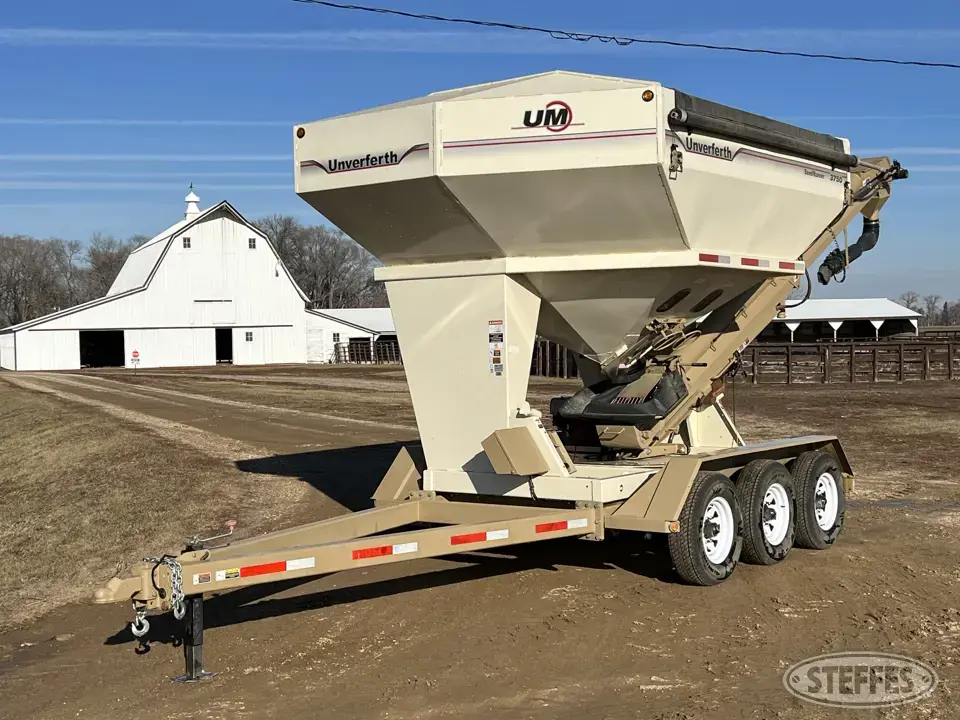 2010 Unverferth 3750 Bulk Seed Tender Trailer