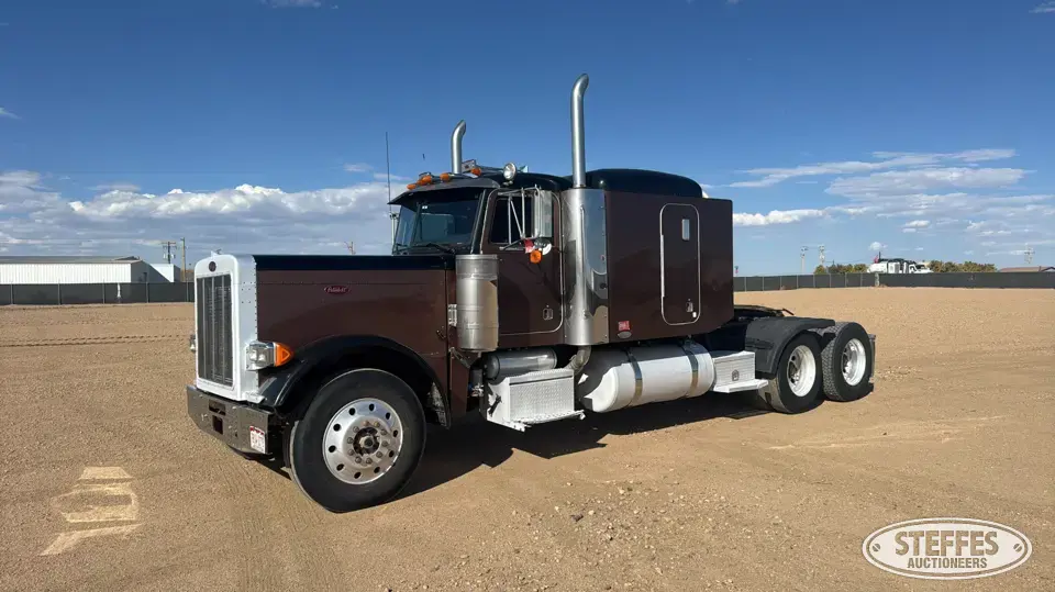 2004 Peterbilt 379EX Conventional Truck with Sleeper