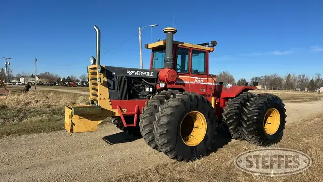 1984 Versatile 895