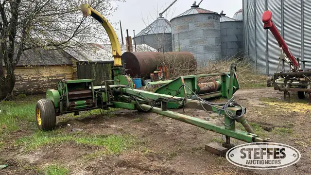 John Deere 3800