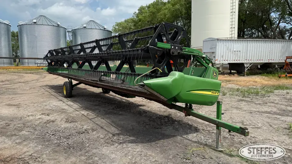 2001 John Deere 936D Draper Head