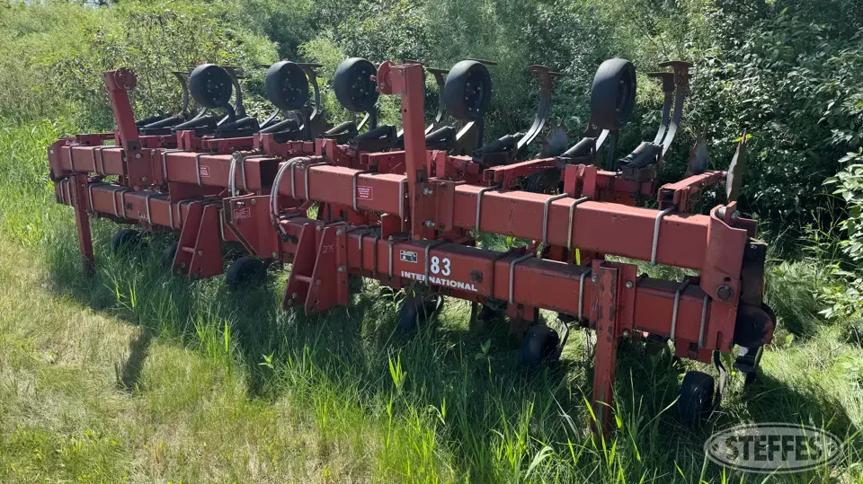 Case IH 183 Row Crop Cultivator