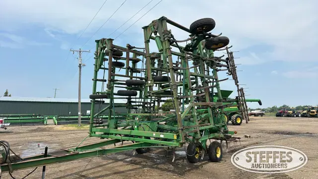 1996 John Deere 685