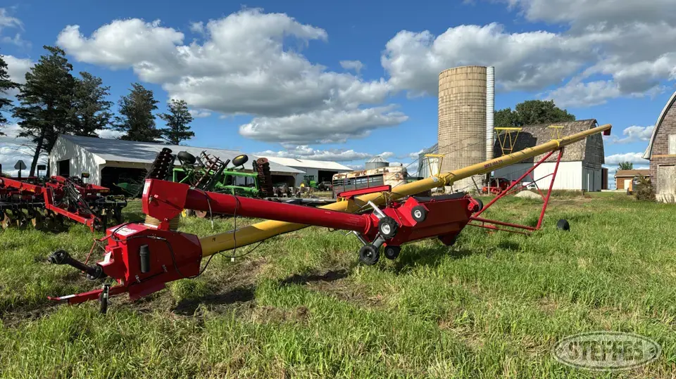 Westfield MKX 100-73 Swing Hopper Auger