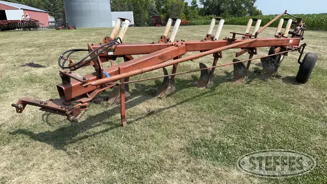 International 720