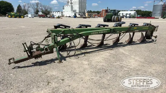 John Deere 2800