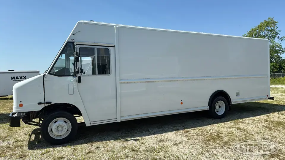 2021 Ford F59 P1200 Utilimaster Van Truck