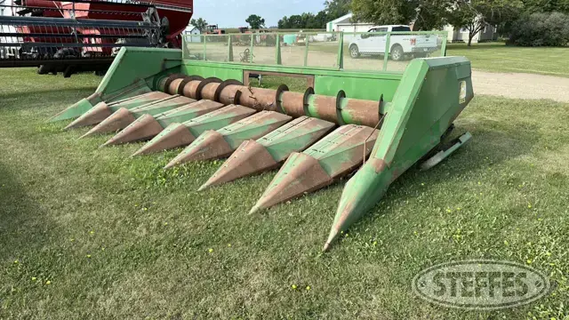 John Deere 853